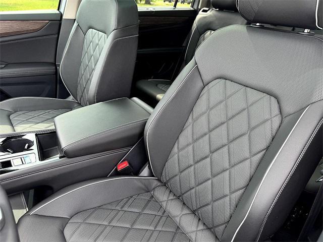new 2025 Volkswagen Atlas car, priced at $54,029