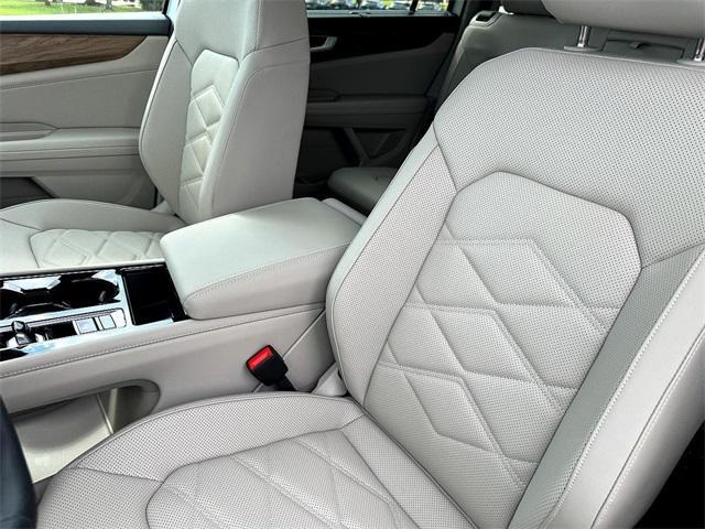 new 2025 Volkswagen Atlas car, priced at $44,156