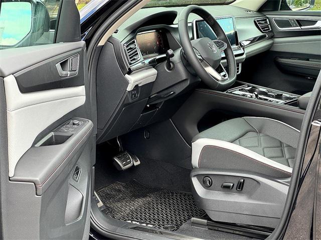 new 2025 Volkswagen Atlas car, priced at $47,306