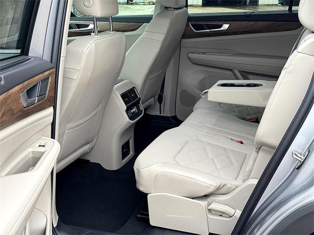new 2025 Volkswagen Atlas car, priced at $43,988