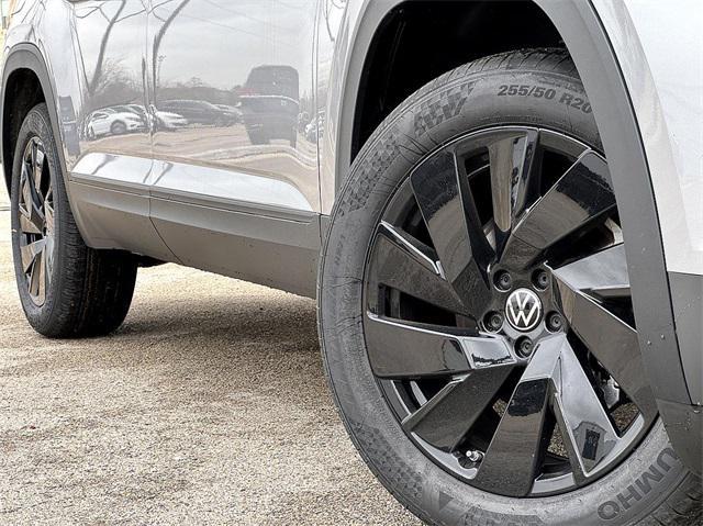 new 2025 Volkswagen Atlas car, priced at $43,988