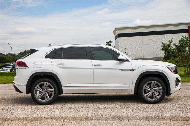 new 2024 Volkswagen Atlas Cross Sport car, priced at $47,861