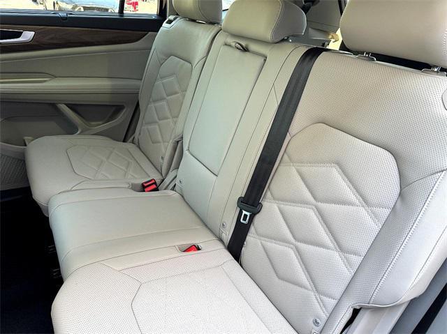 new 2025 Volkswagen Atlas car, priced at $44,194