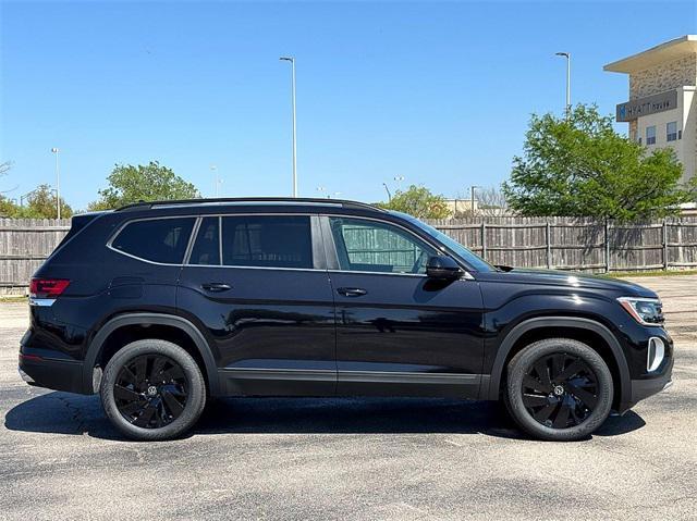 new 2025 Volkswagen Atlas car, priced at $44,194