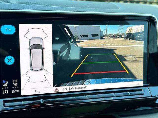 new 2025 Volkswagen Atlas car, priced at $44,194