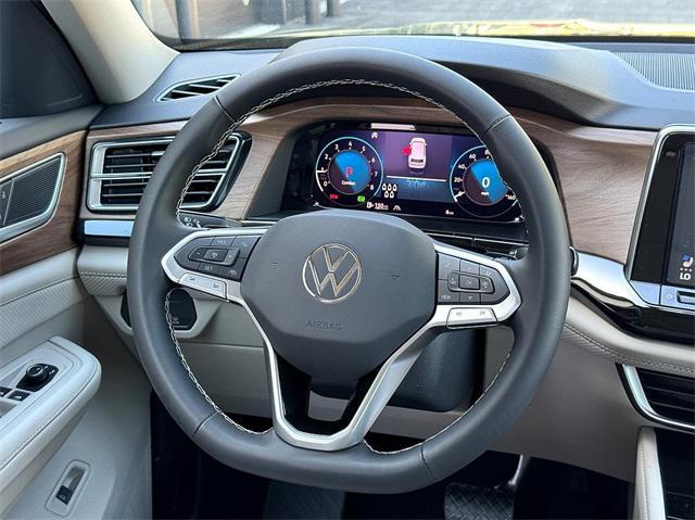 new 2025 Volkswagen Atlas car, priced at $44,194