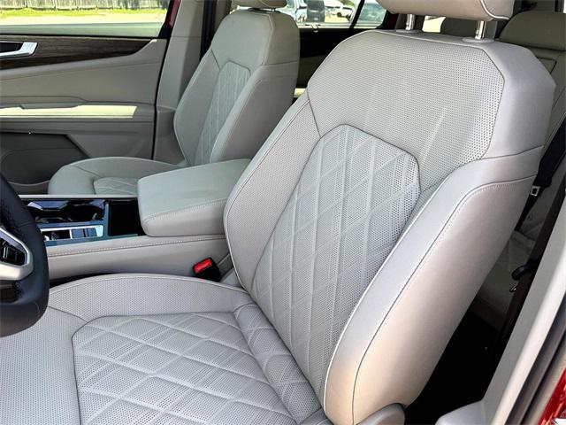 new 2025 Volkswagen Atlas car, priced at $53,984