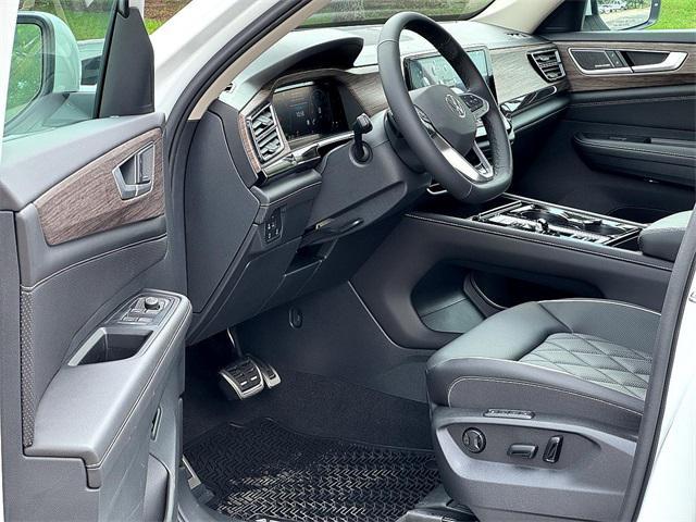 new 2025 Volkswagen Atlas car, priced at $54,984