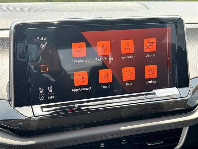 new 2025 Volkswagen Atlas car, priced at $44,675