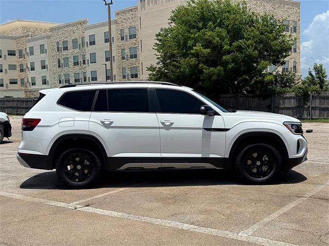 new 2025 Volkswagen Atlas car, priced at $44,675