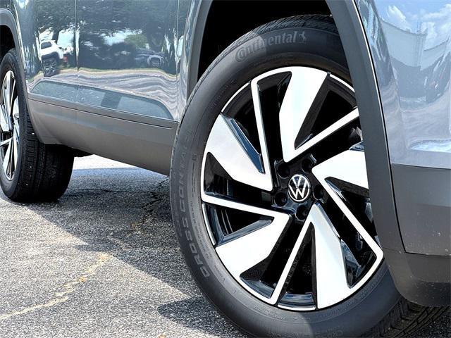 new 2025 Volkswagen Atlas car, priced at $38,834