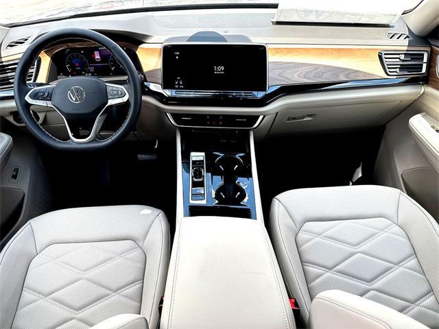 new 2025 Volkswagen Atlas car, priced at $38,834