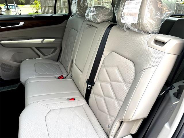 new 2025 Volkswagen Atlas car, priced at $38,834