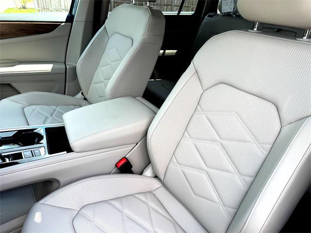 new 2025 Volkswagen Atlas car, priced at $38,834
