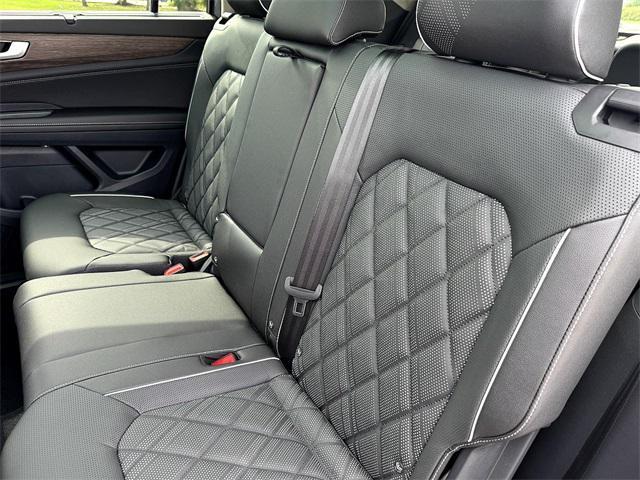 new 2025 Volkswagen Atlas car, priced at $54,344
