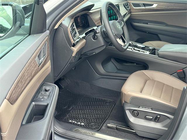 new 2025 Volkswagen Atlas car, priced at $48,174