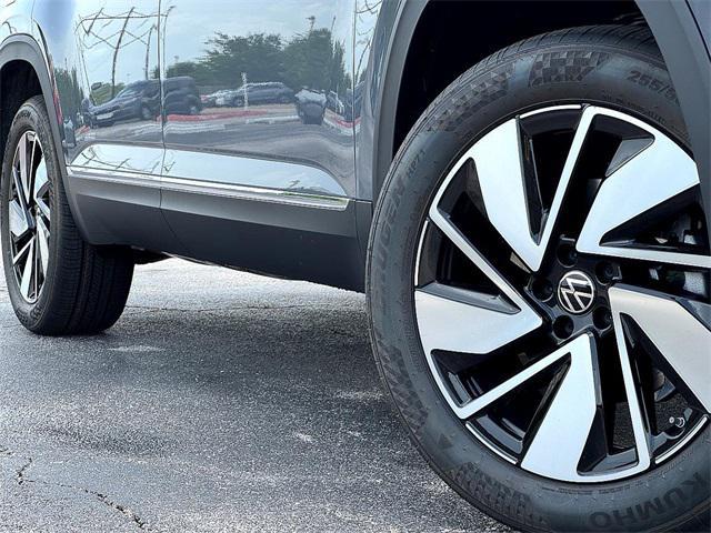 new 2025 Volkswagen Atlas car, priced at $48,174