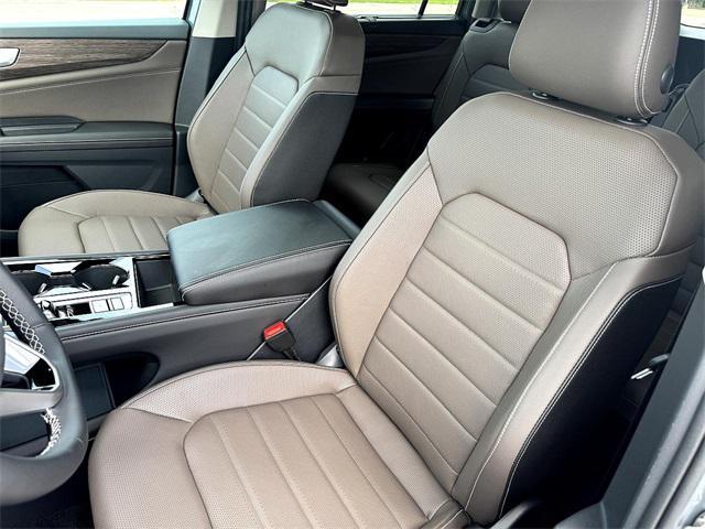 new 2025 Volkswagen Atlas car, priced at $48,174