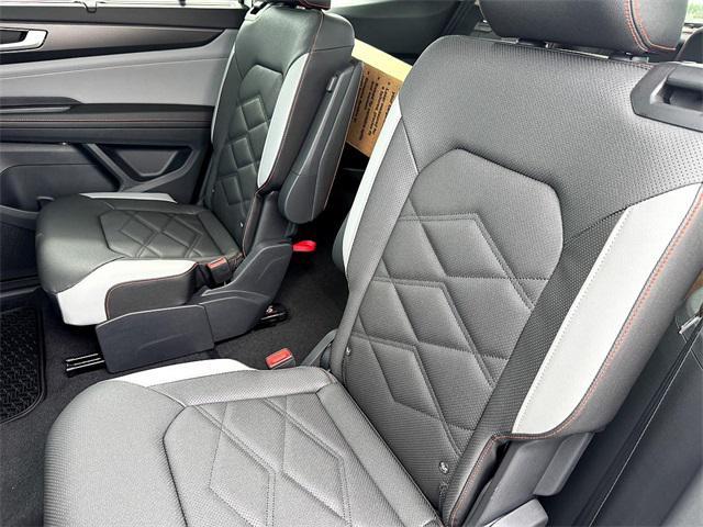 new 2025 Volkswagen Atlas car, priced at $48,001