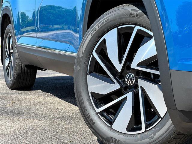 new 2025 Volkswagen Atlas car, priced at $51,023