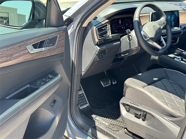 new 2025 Volkswagen Atlas car, priced at $55,299