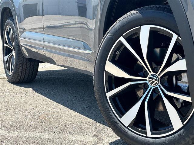 new 2025 Volkswagen Atlas car, priced at $55,299