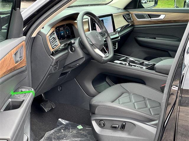 new 2025 Volkswagen Atlas car, priced at $42,741