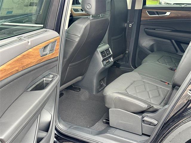 new 2025 Volkswagen Atlas car, priced at $42,741