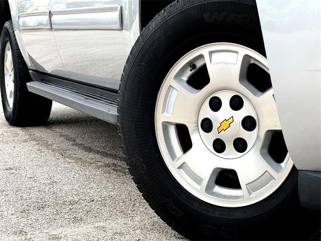 used 2012 Chevrolet Suburban car, priced at $15,597