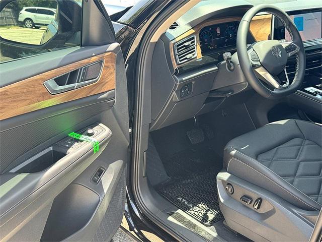 new 2025 Volkswagen Atlas car, priced at $40,956