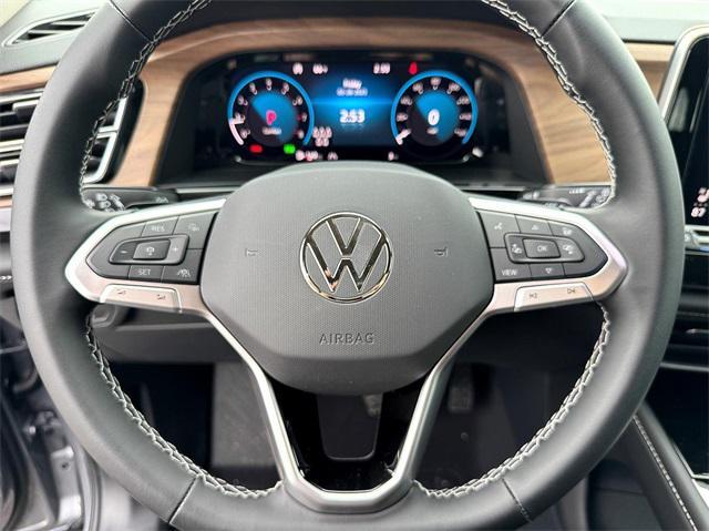 new 2025 Volkswagen Atlas car, priced at $42,821