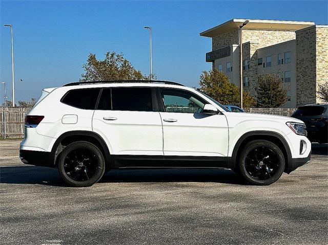 new 2025 Volkswagen Atlas car, priced at $46,694