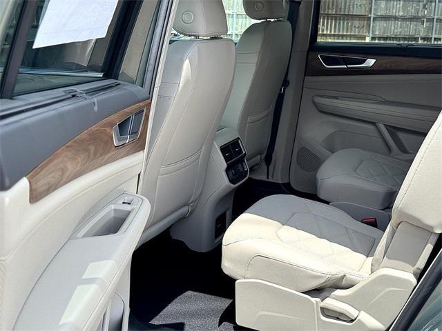 new 2025 Volkswagen Atlas car, priced at $41,594