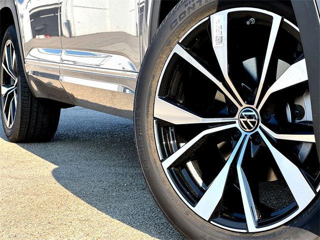 new 2026 Volkswagen Atlas Cross Sport car, priced at $55,694