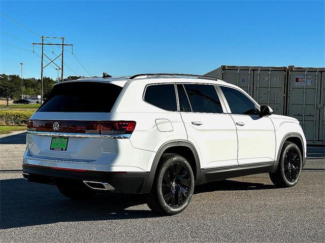 new 2024 Volkswagen Atlas car, priced at $38,888