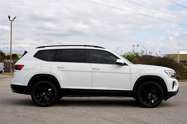 new 2025 Volkswagen Atlas car, priced at $43,485