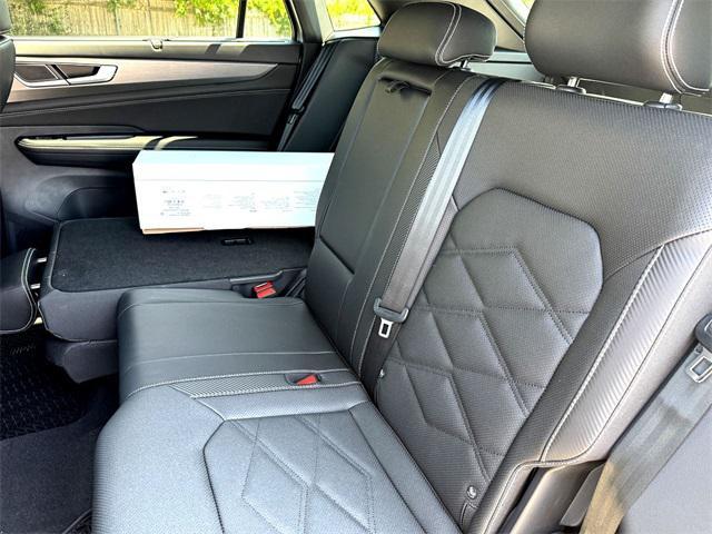 new 2026 Volkswagen Atlas Cross Sport car, priced at $46,589