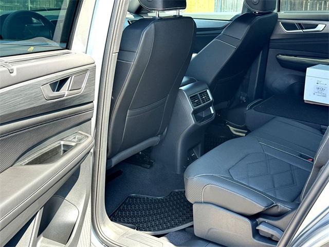 new 2026 Volkswagen Atlas Cross Sport car, priced at $46,589