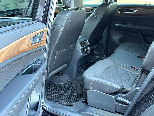 new 2025 Volkswagen Atlas car, priced at $42,994