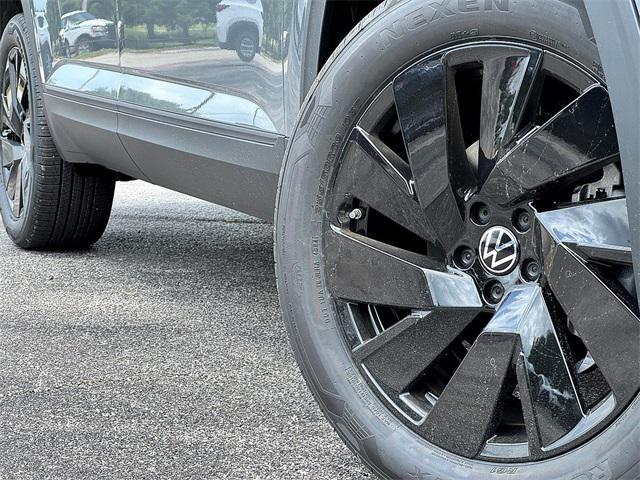 new 2025 Volkswagen Atlas car, priced at $45,889