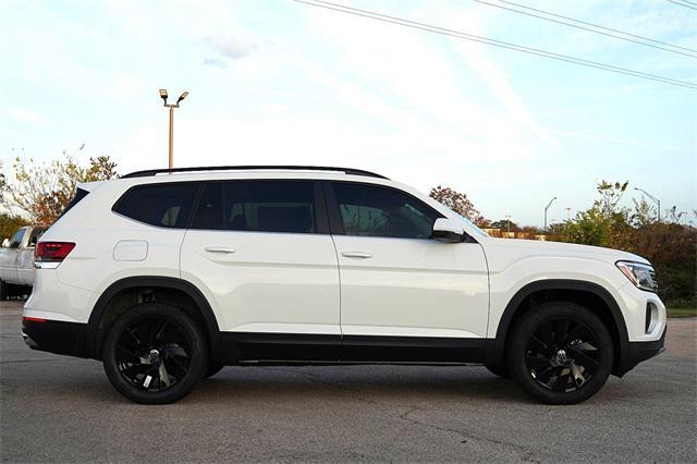 new 2025 Volkswagen Atlas car, priced at $46,694