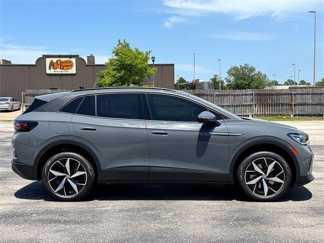 new 2025 Volkswagen ID.4 car, priced at $50,761