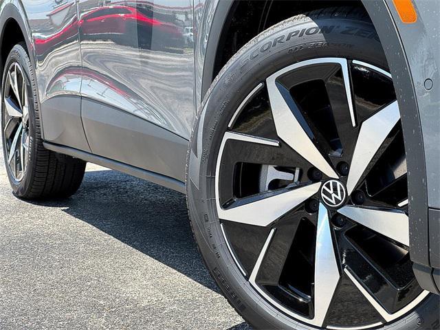 new 2025 Volkswagen ID.4 car, priced at $50,761