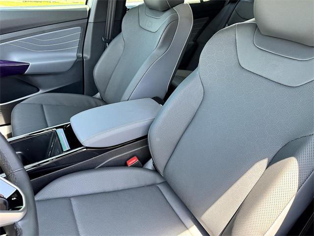 new 2025 Volkswagen ID.4 car, priced at $50,761