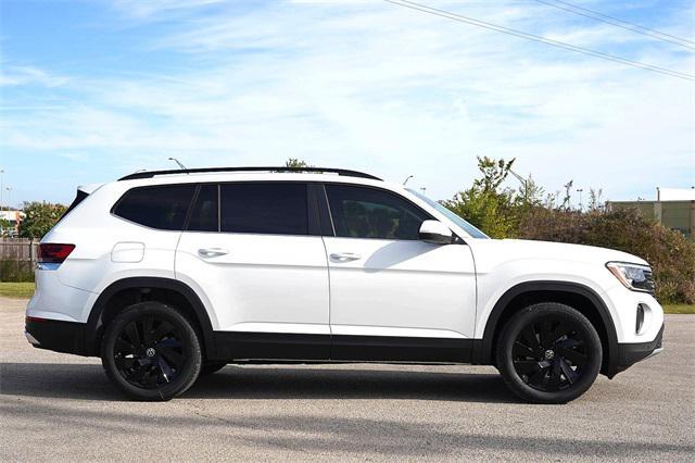 new 2025 Volkswagen Atlas car, priced at $46,694