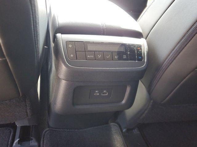 new 2025 Nissan Pathfinder car, priced at $42,077