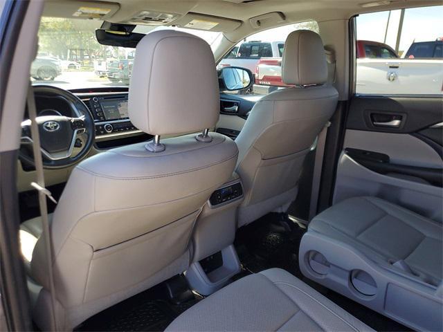 used 2019 Toyota Highlander car, priced at $30,997