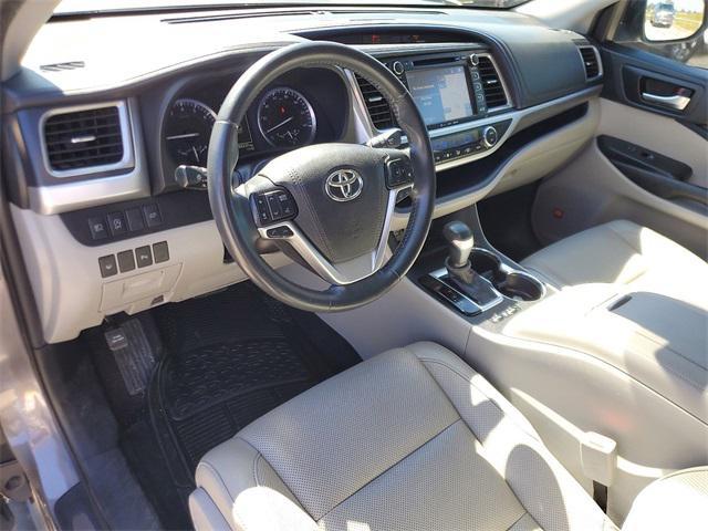 used 2019 Toyota Highlander car, priced at $30,997