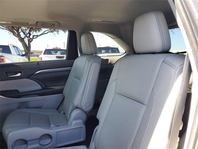 used 2019 Toyota Highlander car, priced at $30,997