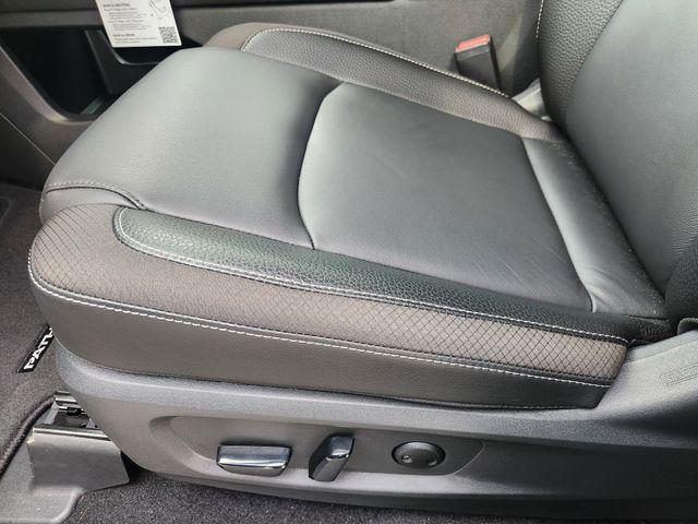new 2025 Nissan Pathfinder car, priced at $41,804